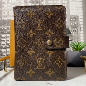 Louis Vuitton Passport Holder Porte Papier Monogram Wallet
