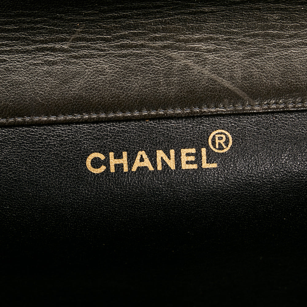 
            
                Load image into Gallery viewer, Chanel Jumbo Lambskin Double Sided Flap Black
            
        