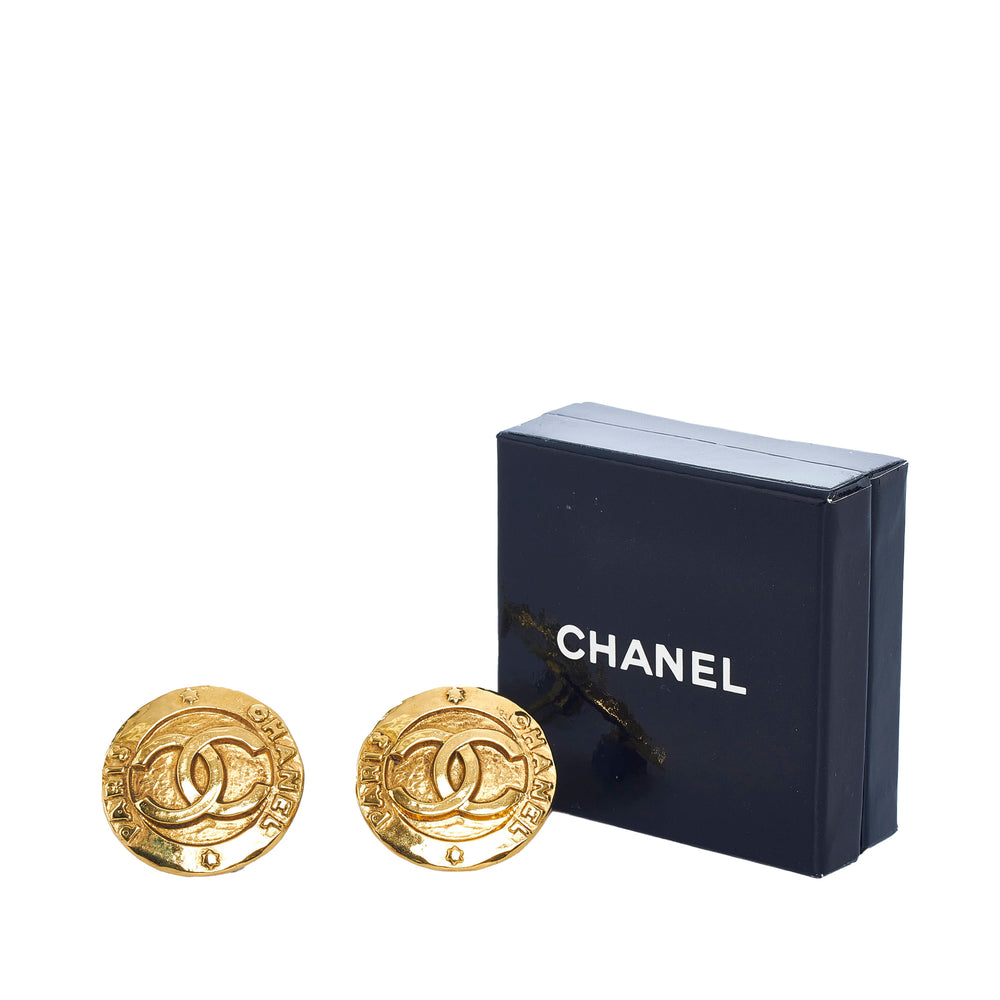 
            
                Load image into Gallery viewer, Chanel CC Clip-On Earrings Gold
            
        
