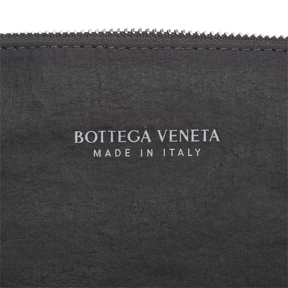
            
                Load image into Gallery viewer, Bottega Veneta Maxi Intrecciato Cassette Tote Black
            
        