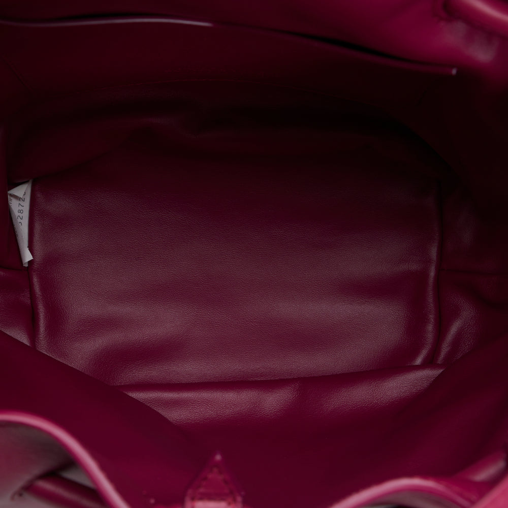 
            
                Load image into Gallery viewer, Bottega Veneta Beak Handbag Pink
            
        